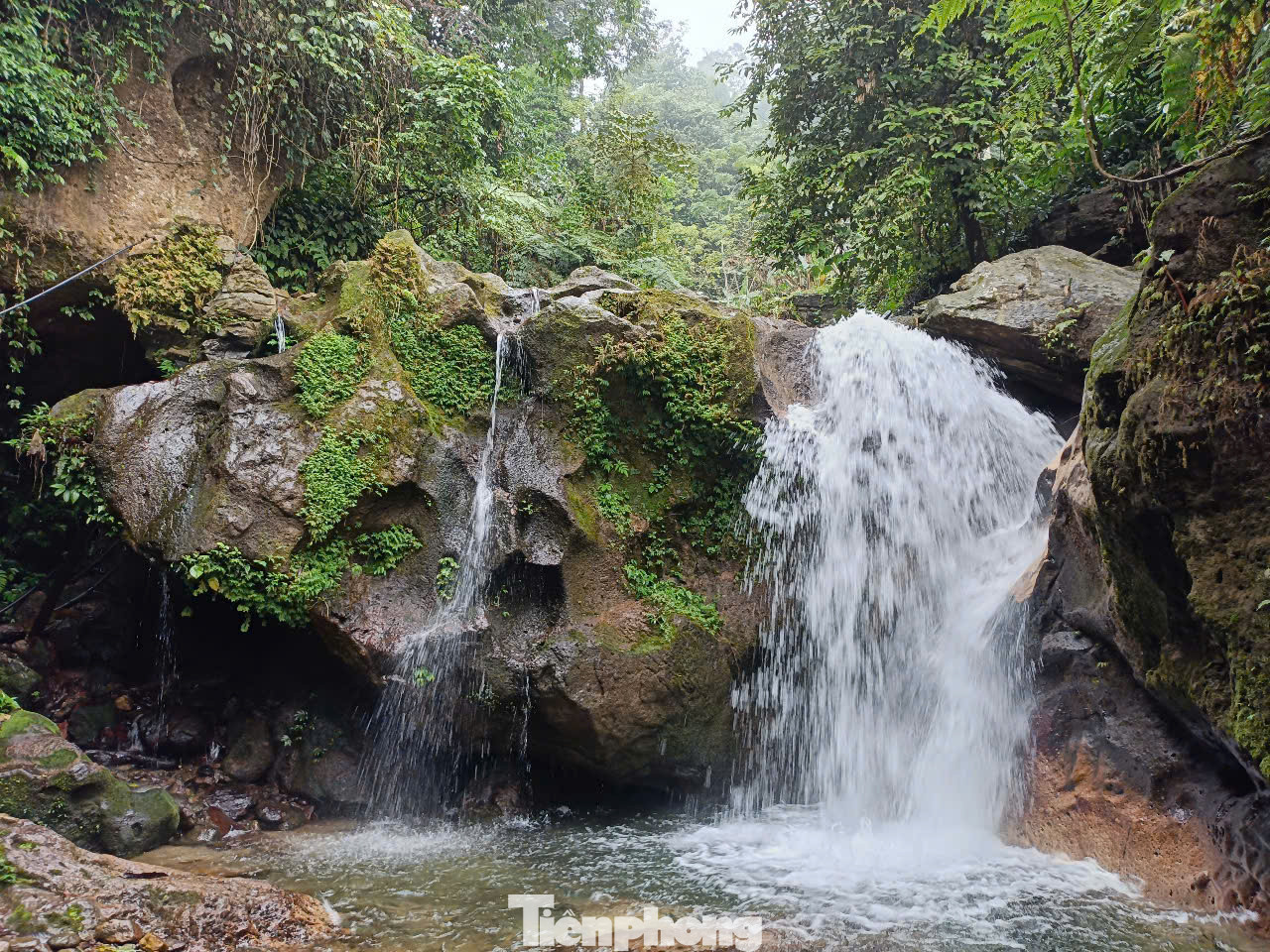 Bà Sơn nói: "Không bảo vệ rừng thì không có nguồn nước uống, không có nước trồng lúa, con cháu sau này không được hưởng không khí trong lành, bà con nơi đây cả đời gắn bó với rừng nên mọi người đều có ý thức giữ rừng, bảo vệ rừng. Hàng năm các thôn trong xã đều tổ chức lễ cúng rừng để bà con cùng lên kế hoạch cho việc bảo vệ rừng cả năm".