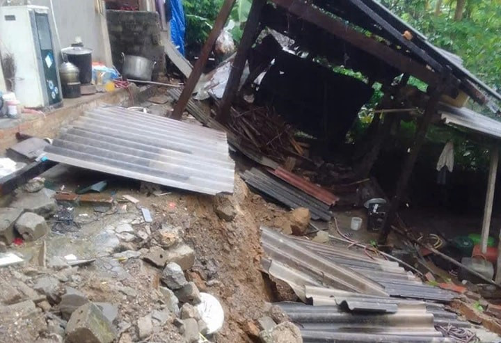 Ngoài ra còn một số cây bị đổ ở một số tuyến đường, công sở, trường học, hộ gia đình hiện vẫn chưa thống kê được số liệu cụ thể.