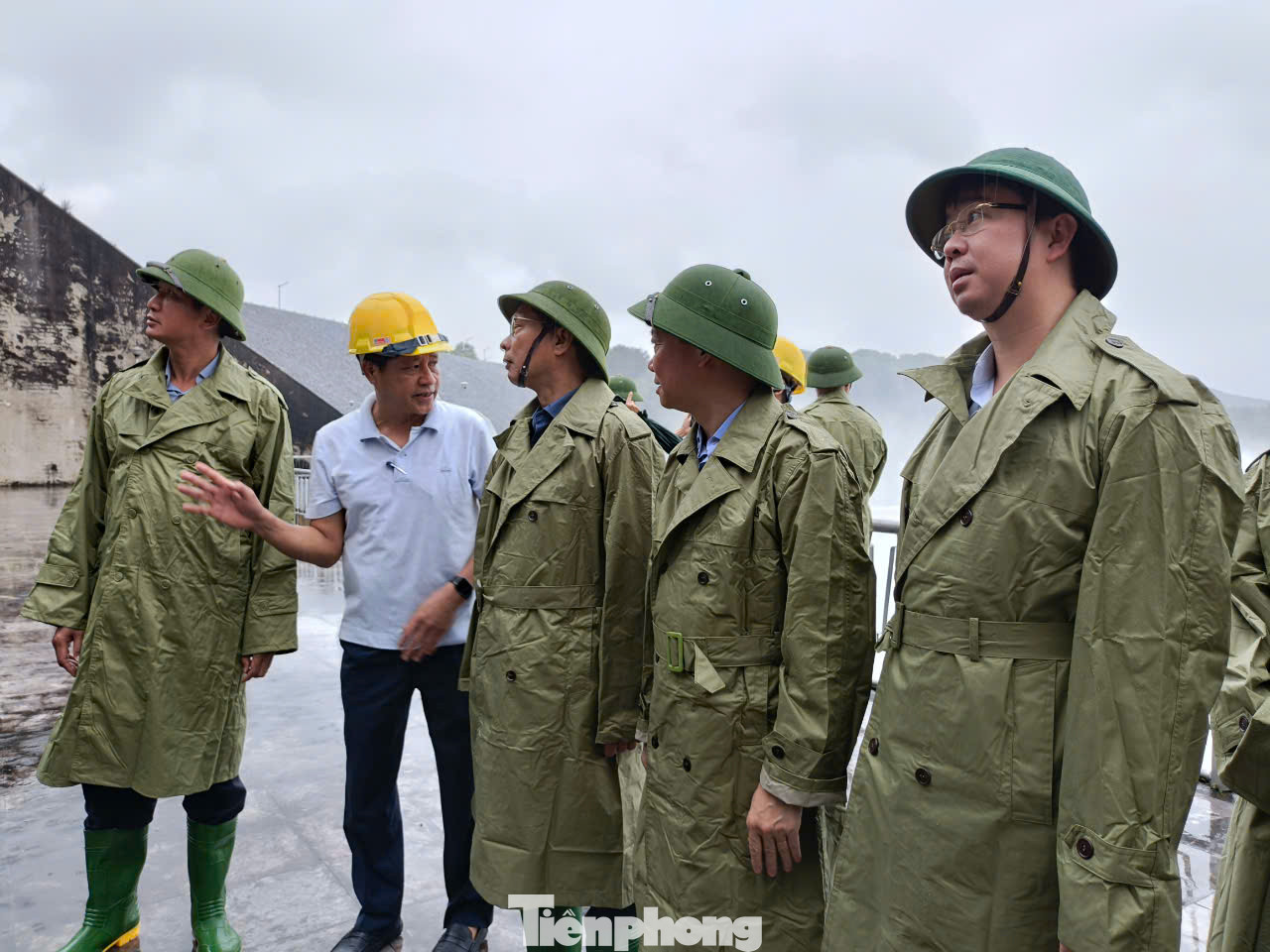 Phó Thủ tướng Chính phủ cùng đoàn công tác kiểm tra tình hình khắc phục hậu quả thiên tai tại tỉnh Yên Bái.