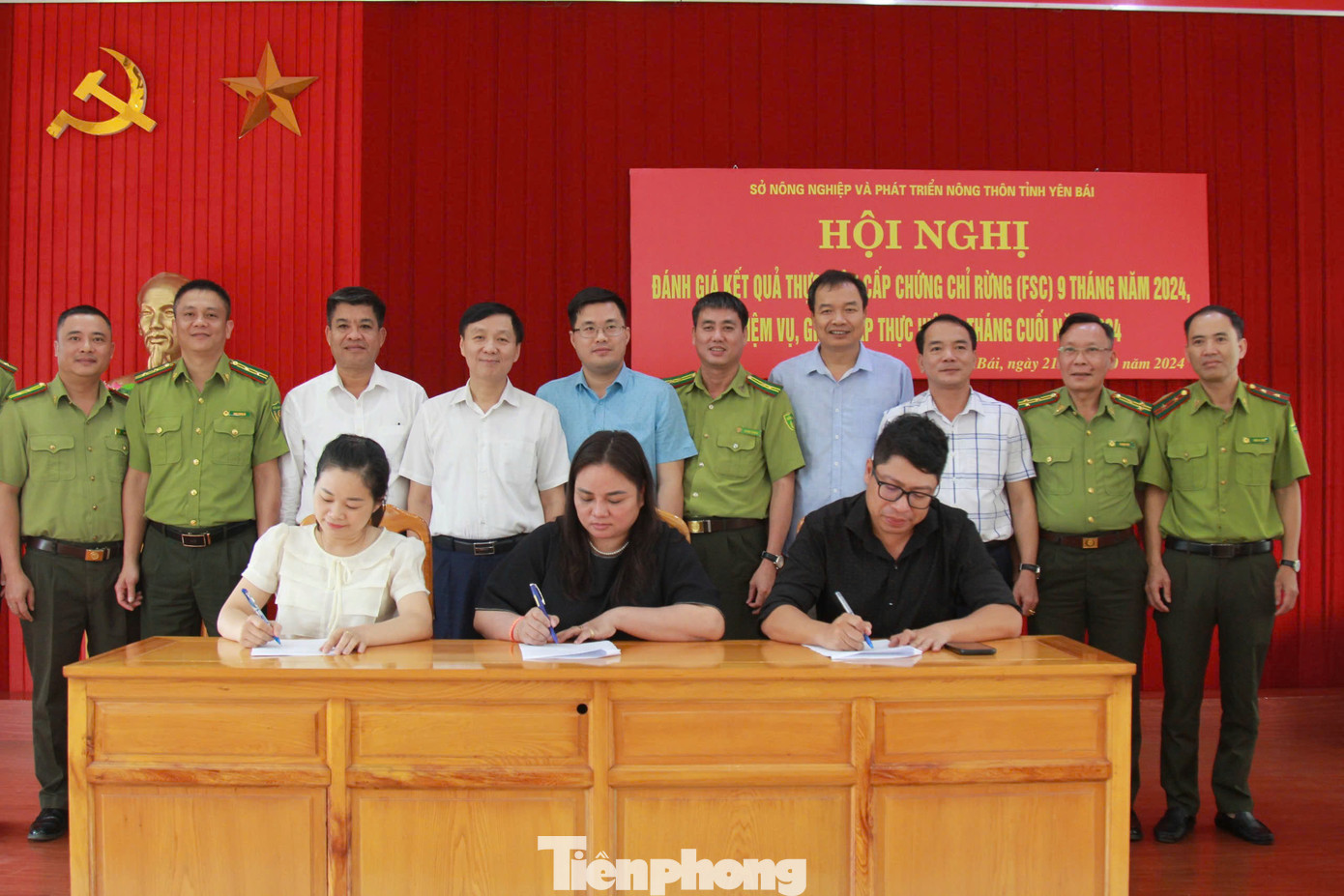 Các doanh nghiệp ký cam kết thực hiện đúng nội dung khi tham gia cấp chứng chỉ rừng.