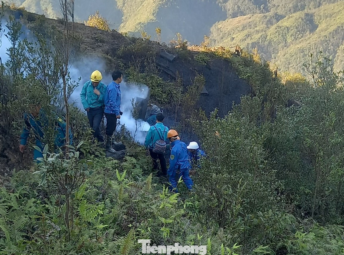 Đến thời điểm hiện tại, 2 điểm cháy đã được khống chế. Đến thời điểm hiện tại, 2 điểm cháy đã được khống chế.