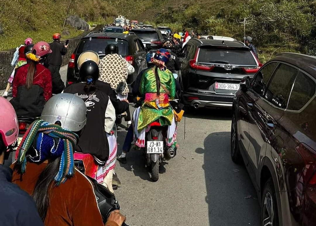 Ngoài ra, tuyên truyền vận động các cơ sở kinh doanh dịch vụ du lịch mở cửa phục vụ khách trong dịp Tết Nguyên đán.