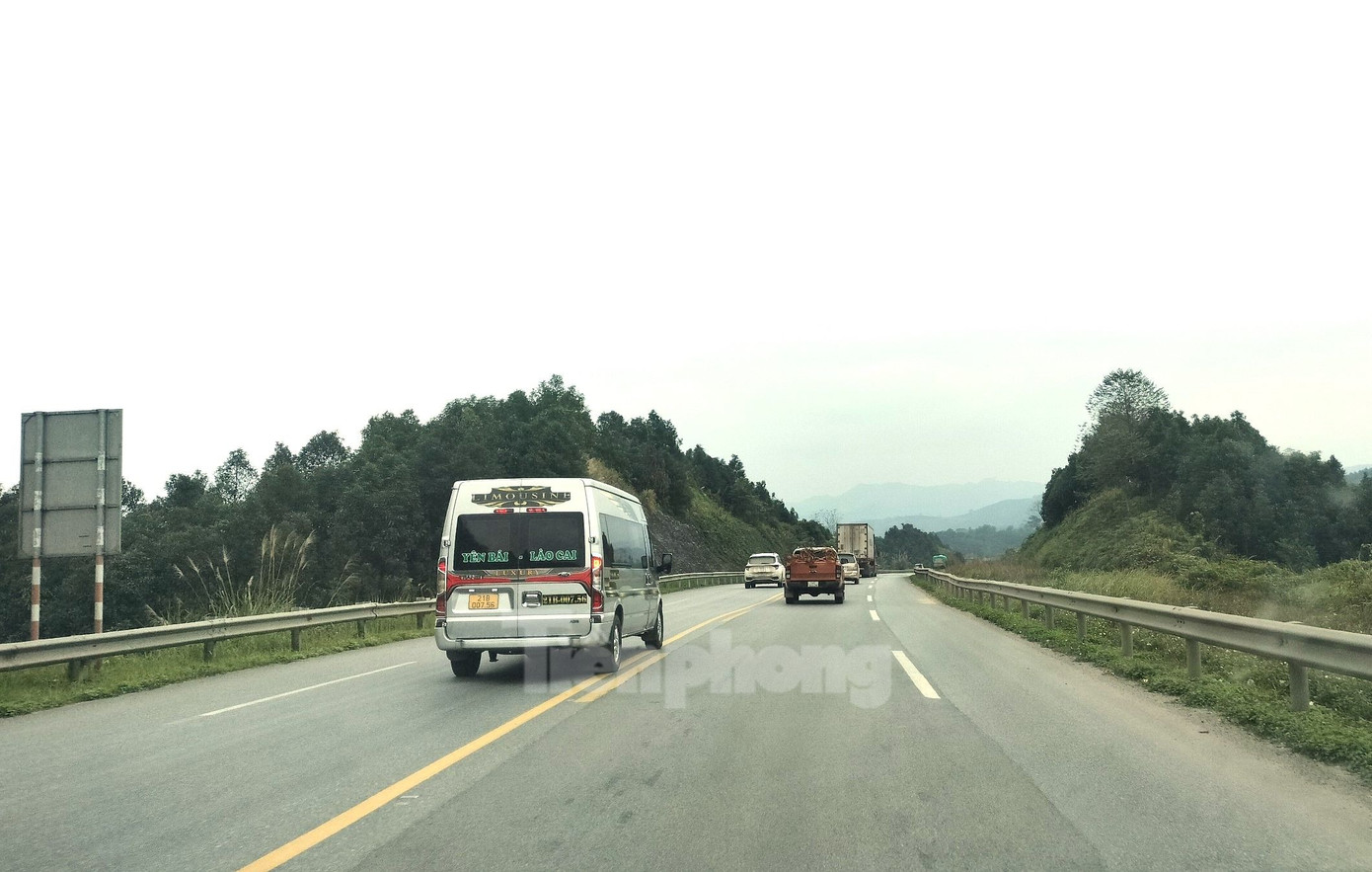 Tình trạng vi phạm trật tự an toàn giao thông trên tuyến đường Cao tốc chưa được xử lý triệt để. Ảnh: Văn Đức. Tình trạng vi phạm trật tự an toàn giao thông trên tuyến đường Cao tốc chưa được xử lý triệt để. Ảnh: Văn Đức.