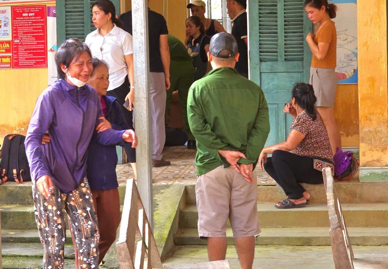 Anh K bị chém được đưa tới trạm y tế xã cấp cứu nhưng đã tử vong. Ảnh: NDCC. Anh K bị chém được đưa tới trạm y tế xã cấp cứu nhưng đã tử vong. Ảnh: NDCC.