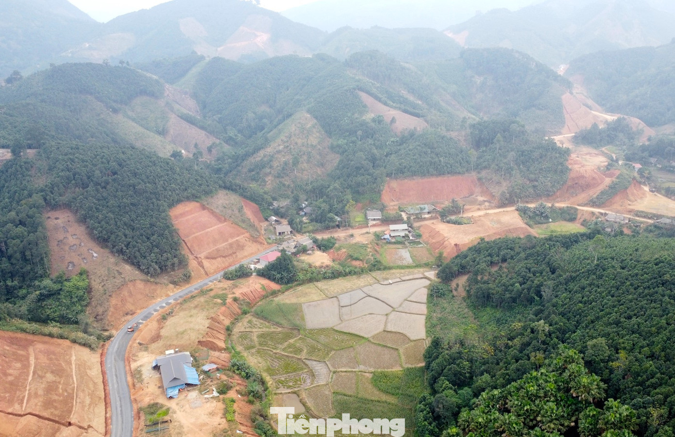 Chủ đầu tư đang đề nghị các địa phương khẩn trương hoàn thiện thủ tục, bàn giao mặt bằng để nhà thầu thi công.