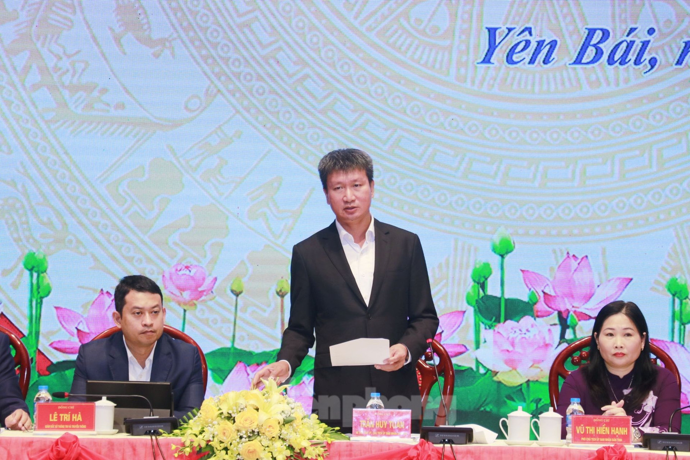 Bí thư Tỉnh ủy, Chủ tịch UBND tỉnh Yên Bái mong muốn lực lượng đoàn viên, thanh niên nâng cao hơn nữa ý chí tự lực, tự cường, khát vọng phát triển và cống hiến. Bí thư Tỉnh ủy, Chủ tịch UBND tỉnh Yên Bái mong muốn lực lượng đoàn viên, thanh niên nâng cao hơn nữa ý chí tự lực, tự cường, khát vọng phát triển và cống hiến.