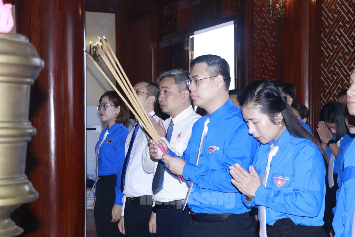 Tại khu tưởng niệm Chủ tịch Hồ Chí Minh, đoàn đại biểu tham dự Đại hội Hội LHTN Việt Nam tỉnh Yên Bái lần thứ VI, nhiệm kỳ 2024 - 2029 đã dâng hương, báo cáo kết quả hoạt động công tác đoàn, hoạt động Hội LHTN Việt Nam tỉnh. Tại khu tưởng niệm Chủ tịch Hồ Chí Minh, đoàn đại biểu tham dự Đại hội Hội LHTN Việt Nam tỉnh Yên Bái lần thứ VI, nhiệm kỳ 2024 - 2029 đã dâng hương, báo cáo kết quả hoạt động công tác đoàn, hoạt động Hội LHTN Việt Nam tỉnh.