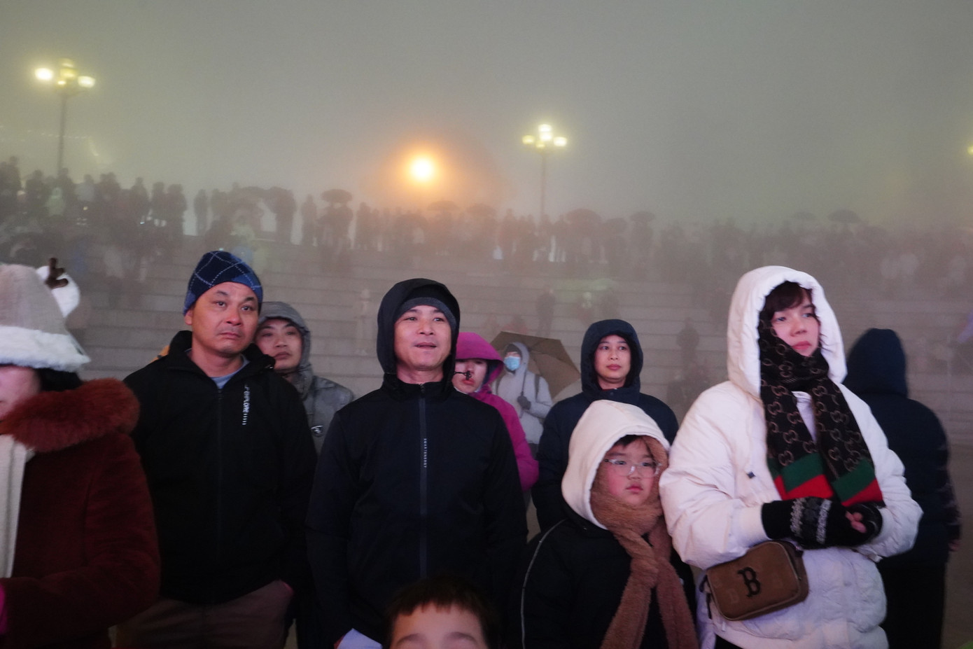 Tại đây, mọi người đắm chìm trong không gian văn hóa Sa Pa với những câu chuyện lịch sử, những tiết mục văn nghệ đặc sắc... Tại đây, mọi người đắm chìm trong không gian văn hóa Sa Pa với những câu chuyện lịch sử, những tiết mục văn nghệ đặc sắc...