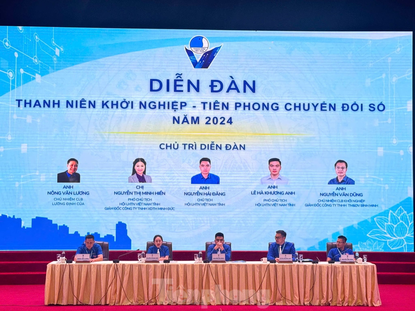 Anh Nguyễn Hải Đăng - Chủ tịch Hội Liên hiệp thanh niên Việt Nam tỉnh Lào Cai khóa VI chủ trì diễn đàn.