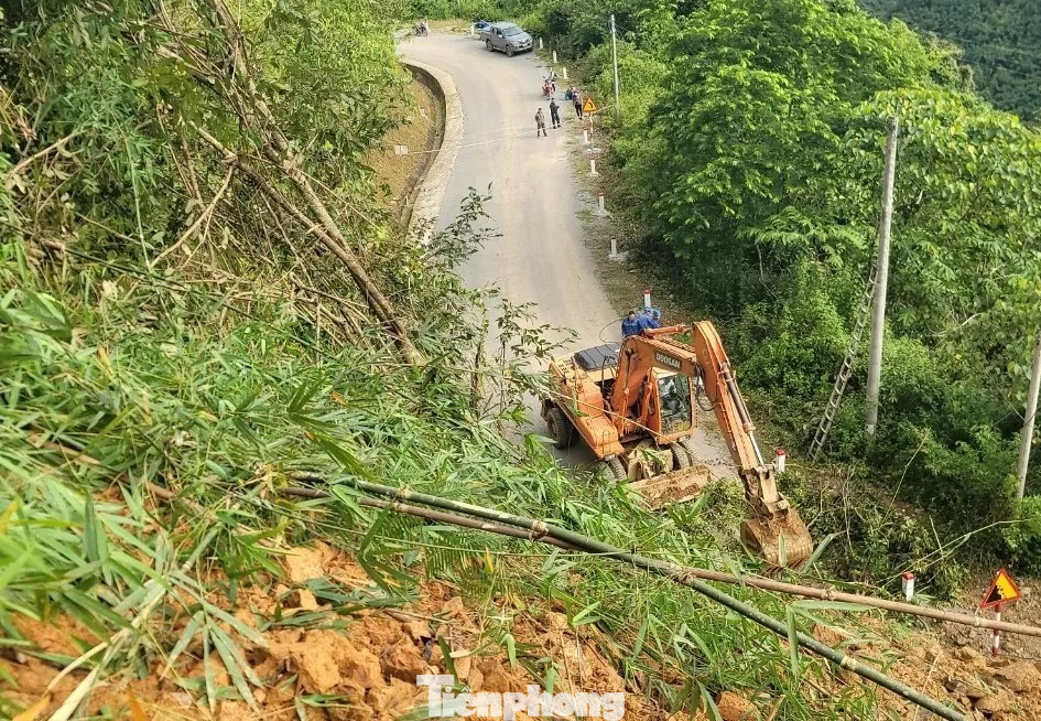 Vị trí địa chất phức tạp gây khó khăn cho việc khắc phục. Vị trí địa chất phức tạp gây khó khăn cho việc khắc phục.