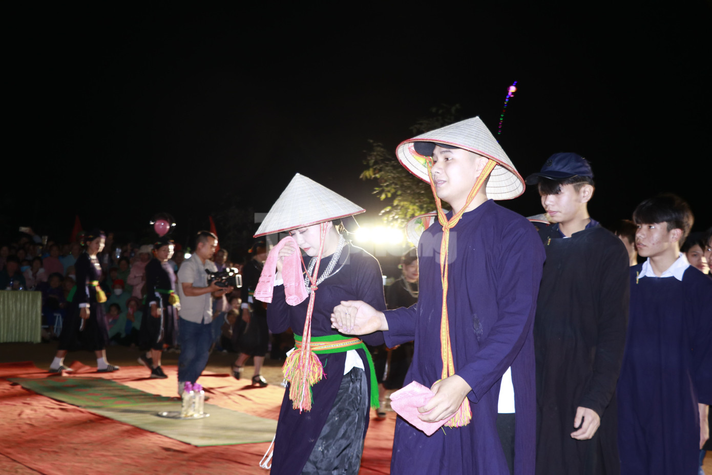 Ngoài ra, trong chương trình lễ hội, người dân và du khách được chứng kiến lại các nghi thức đám cưới truyền thống của dân tộc Tày.