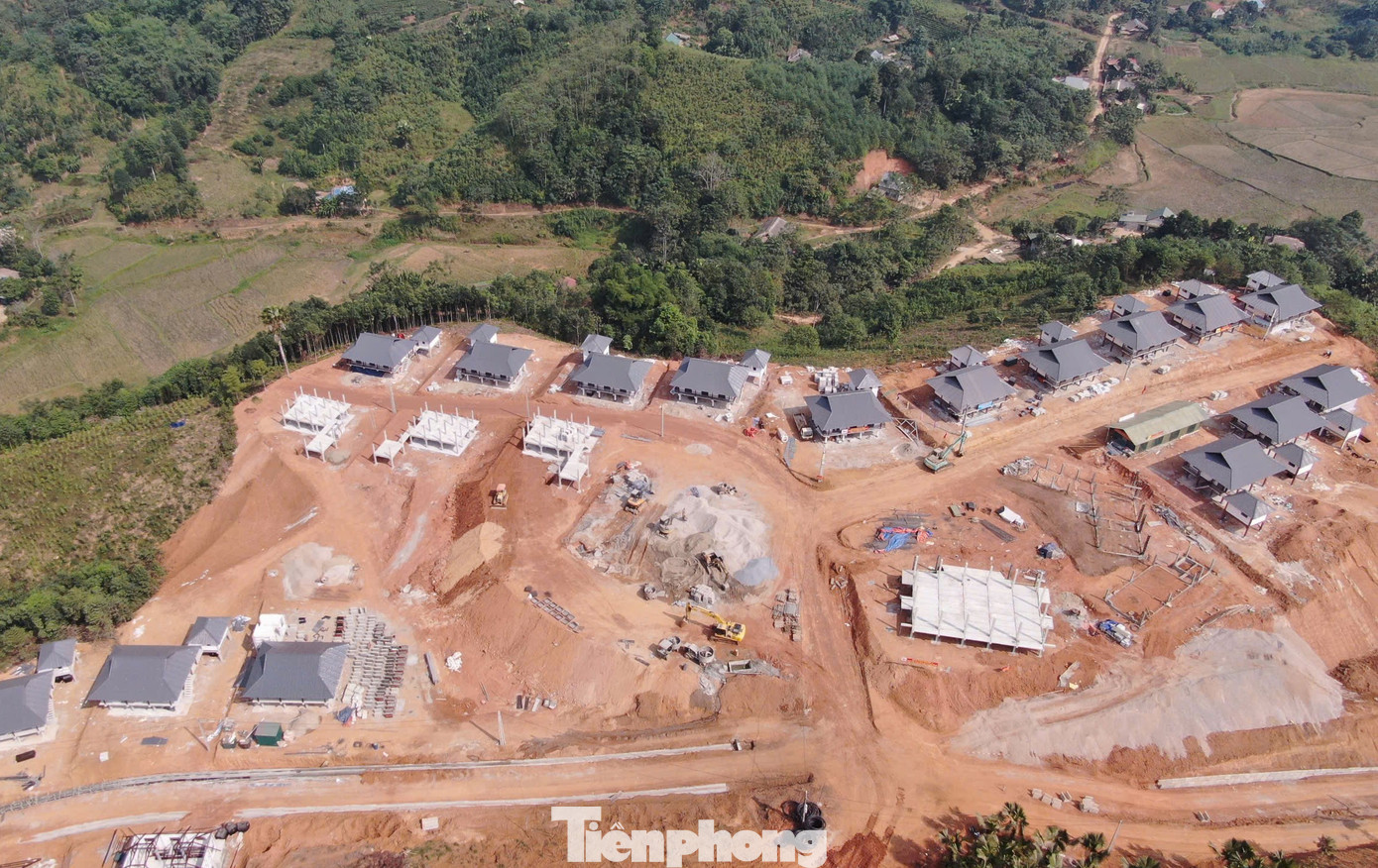 Theo ông Diệp, quá trình bốc thăm diễn ra công khai, minh bạch, đảm bảo sự công bằng cho tất cả các hộ dân bị thiệt hại do lũ quét. Các hộ dân lần lượt bốc thăm số thứ tự, tương ứng với vị trí nhà ở trên sơ đồ khu tái định cư.