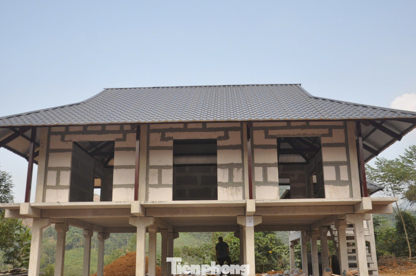 Dự kiến, hạng mục nhà ở sẽ hoàn thiện phần mái trước ngày 2/12; hạng mục đường giao thông, thoát nước hoàn thiện trước 18/12; nhà cộng đồng triển khai phần móng xong trước 18/11; hạng mục trường học xong trong tháng 12/2024.