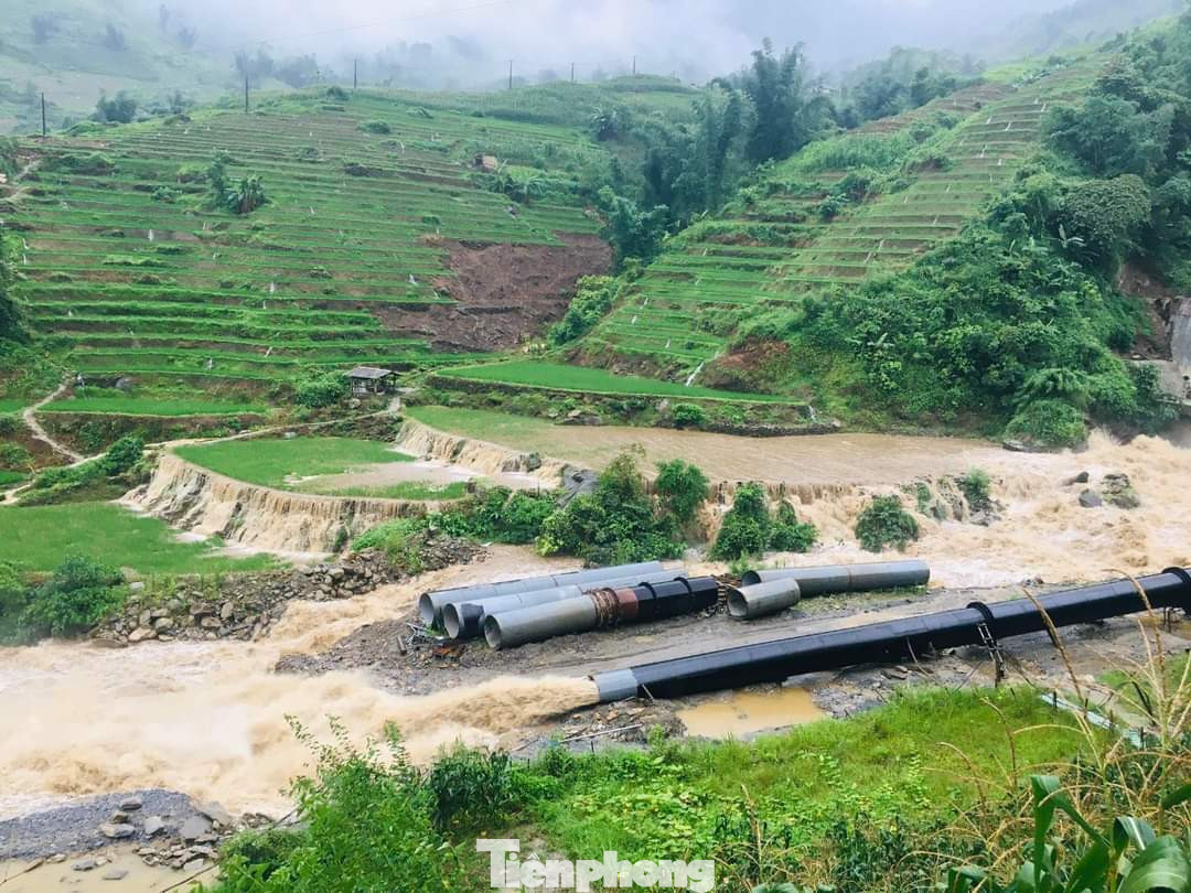 Thị xã Sa Pa bị ảnh hưởng nặng nề do mưa lớn từ chiều ngày 25/6 đến sáng 26/6.