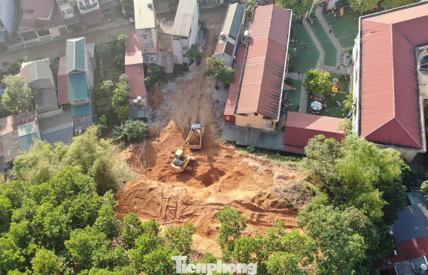 Trước tình hình cấp bách, các địa phương ở Yên Bái đã ban hành văn bản chỉ đạo, hướng dẫn để người dân chủ động giải pháp xử lý san gạt ta luy dương, hạ độ dốc, gia cố sườn đồi nhằm khôi phục lại chỗ ở, phòng chống sạt lở tiếp diễn.