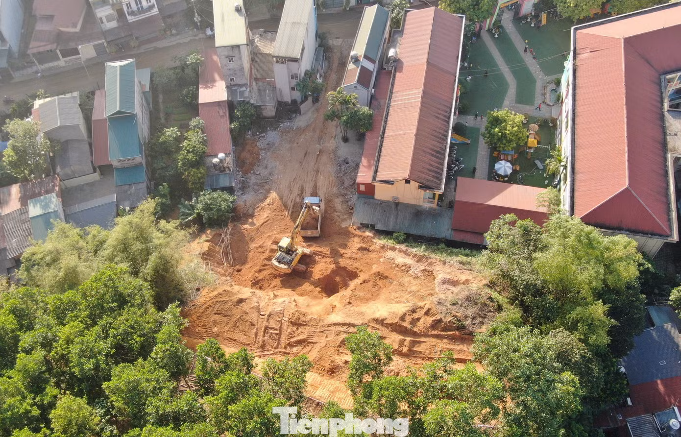 Trước tình hình cấp bách, các địa phương ở Yên Bái đã ban hành văn bản chỉ đạo, hướng dẫn để người dân chủ động giải pháp xử lý san gạt ta luy dương, hạ độ dốc, gia cố sườn đồi nhằm khôi phục lại chỗ ở, phòng chống sạt lở tiếp diễn.