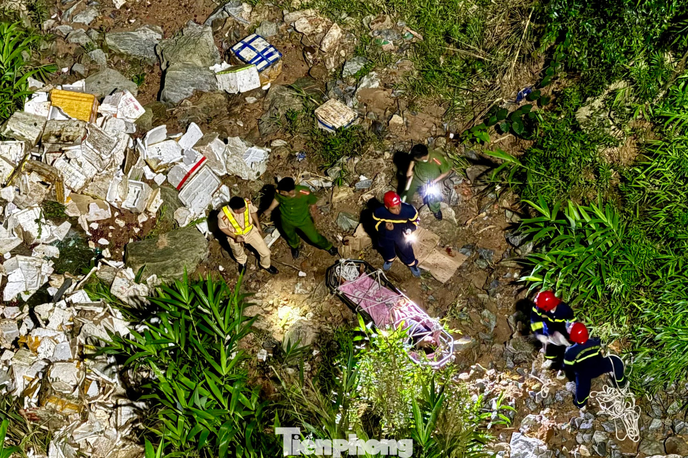 Hiện cơ quan chức năng đang điều tra nguyên nhân vụ tai nạn.