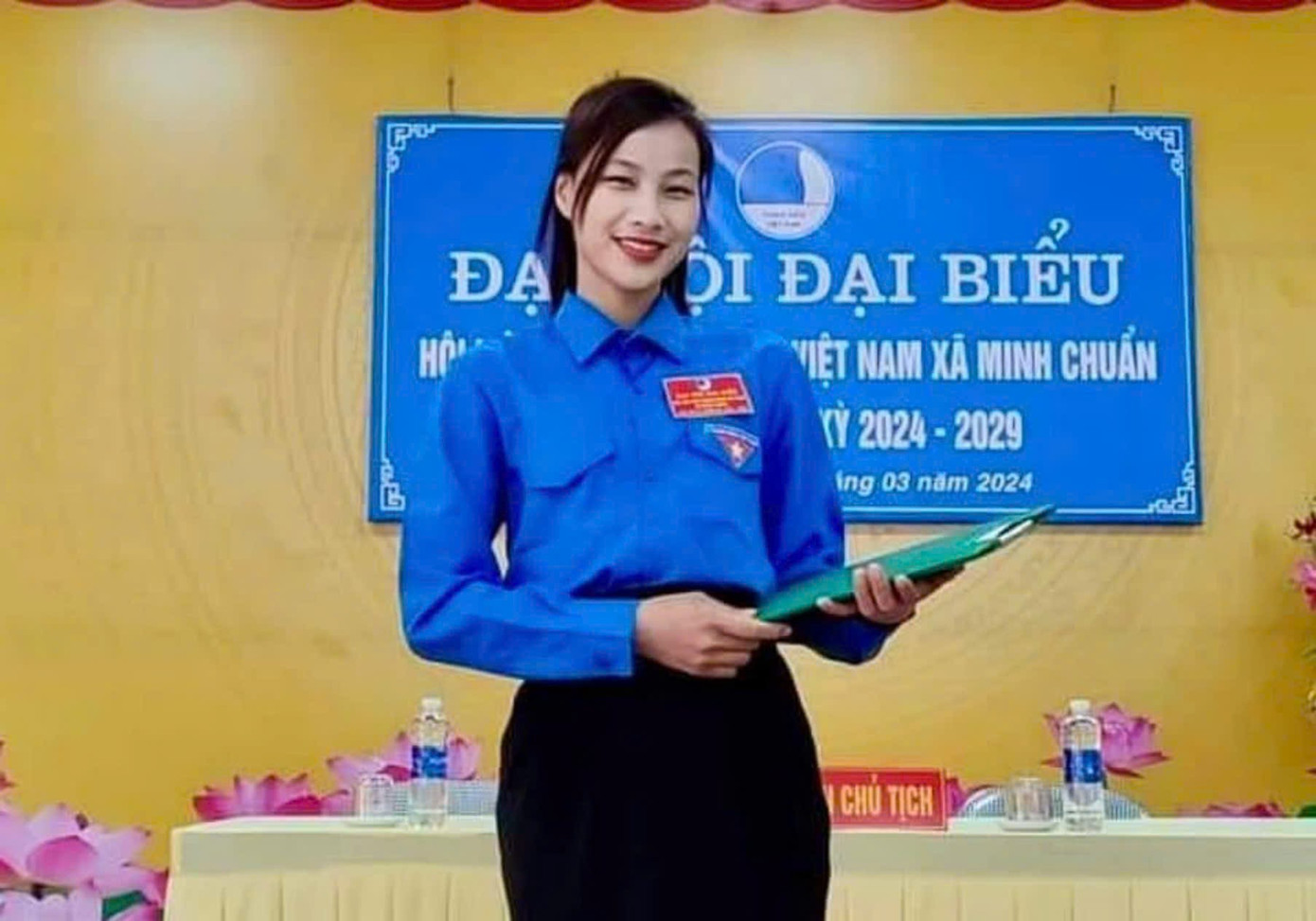 Cô Hoàng Minh Diệp là cán bộ đoàn gương mẫu và là giáo viên dạy giỏi cấp huyện. Cô Hoàng Minh Diệp là cán bộ đoàn gương mẫu và là giáo viên dạy giỏi cấp huyện.