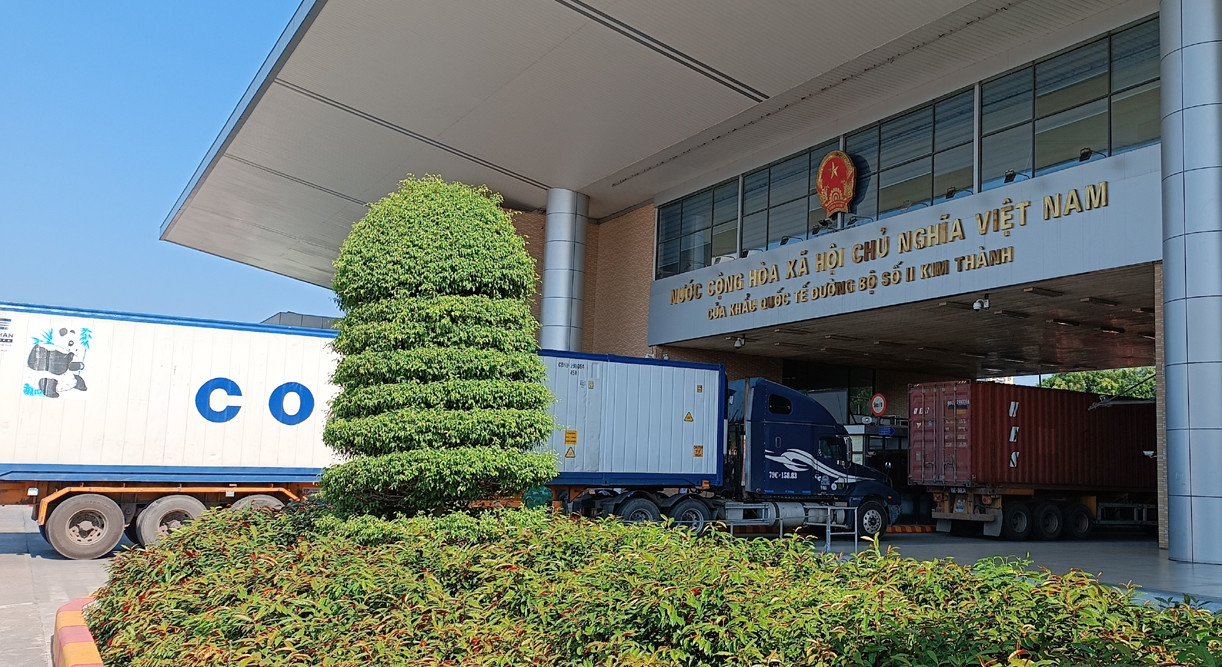 Cửa khẩu quốc tế đường bộ số II Kim Thành có 2 luồng xuất khẩu hàng hóa.