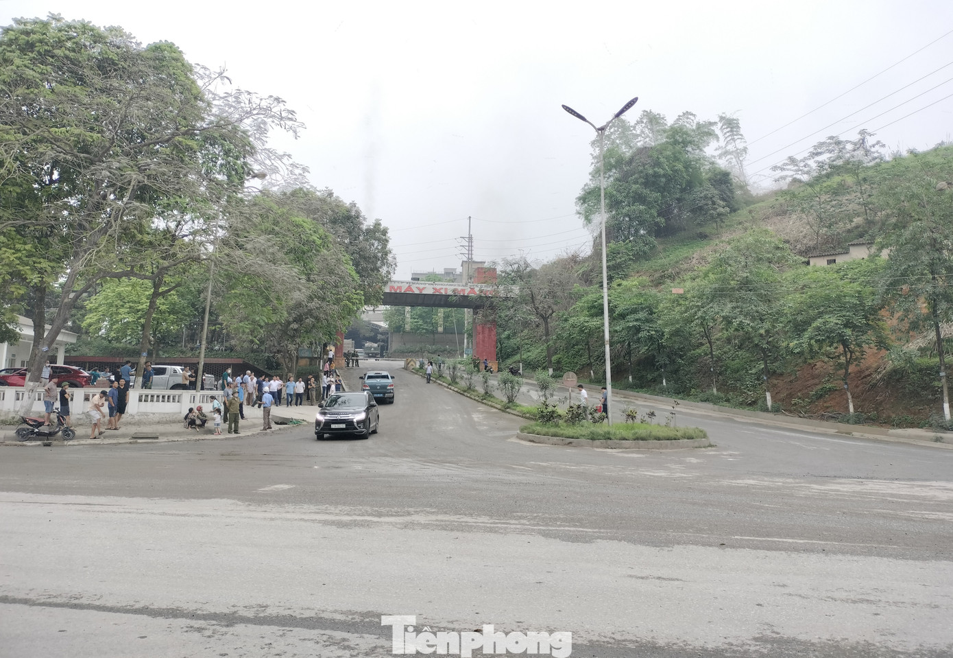 Cơ quan Công an cùng các ban ngành làm việc tại Công ty cổ phần xi măng và khoáng sản Yên Bái.