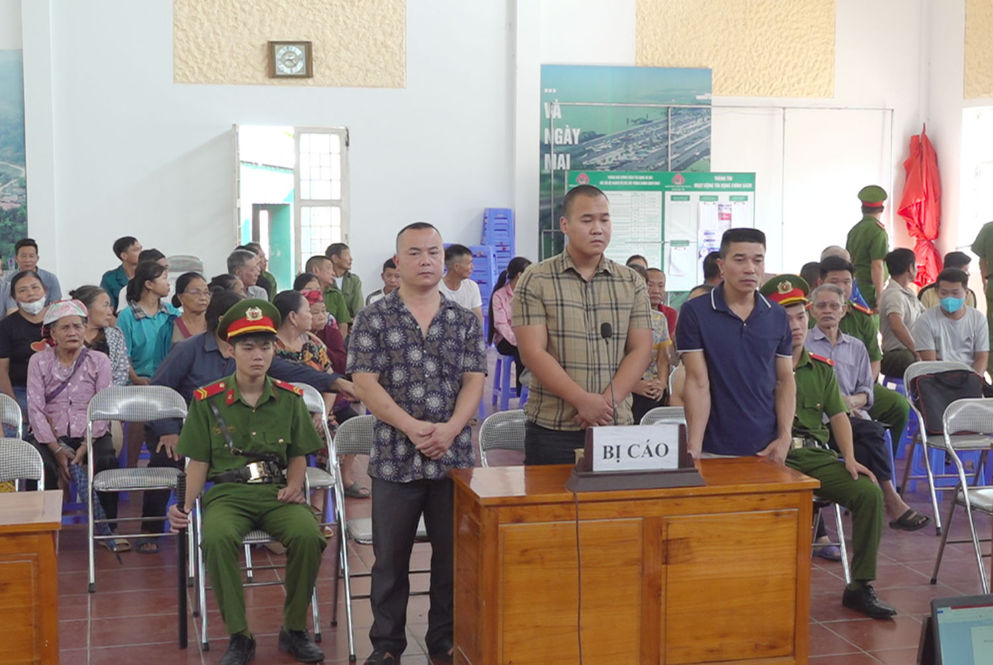 Các bị cáo tại phiên tòa. Các bị cáo tại phiên tòa.