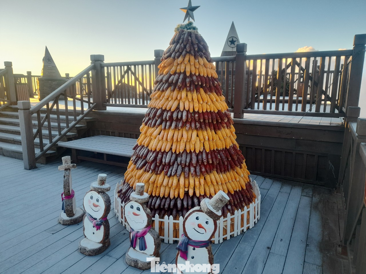 Thông tin thêm đến Tiền Phong, ông Tuấn cho biết, từ ngày 8/1, dịch vụ tàu hỏa leo núi và hệ thống cáp treo dự kiến tạm dừng để bảo trì hệ thống.