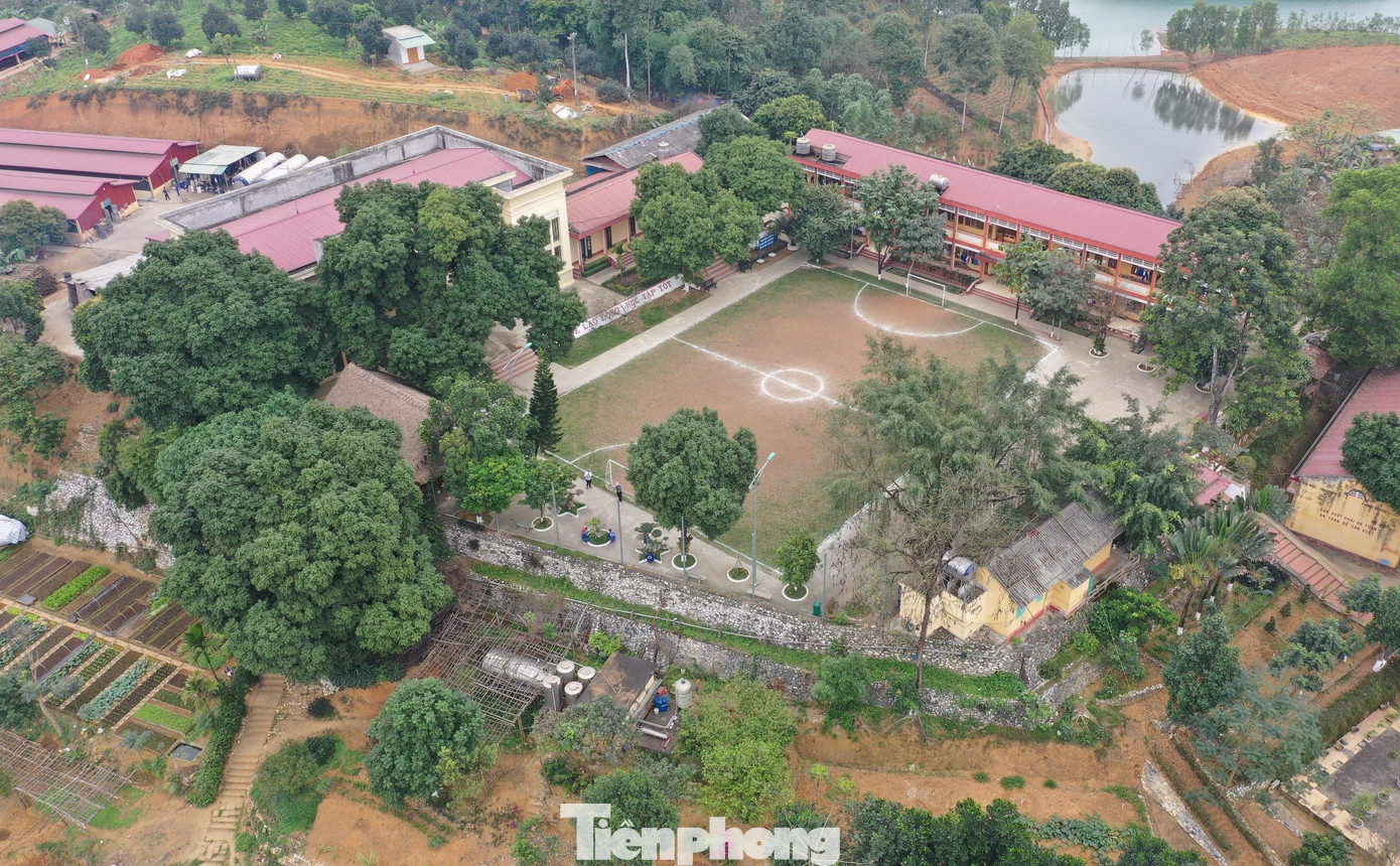 Ngay từ sáng sớm, các học viên tại cơ sở bắt đầu ngày mới từ khoảng 5h sáng để thức dậy tập thể dục, ăn sáng, trước khi phân thành các nhóm đi lao động.