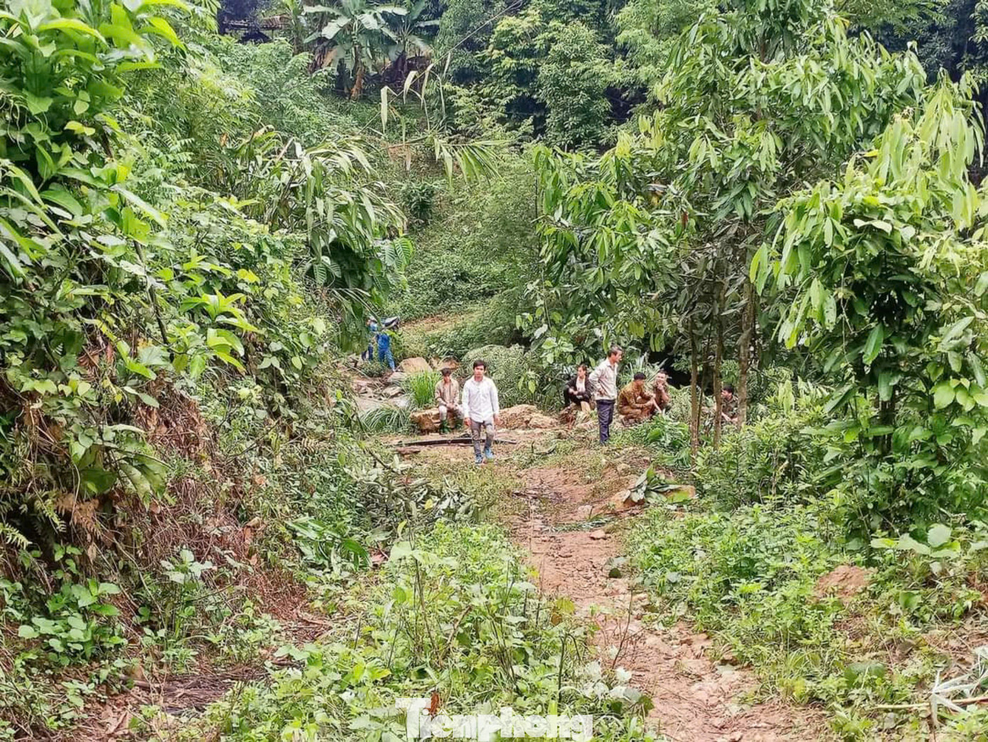 Các mũi tìm kiếm mở rộng thêm phạm vi, phối hợp với địa phương lân cận tìm dấu vết cháu L.