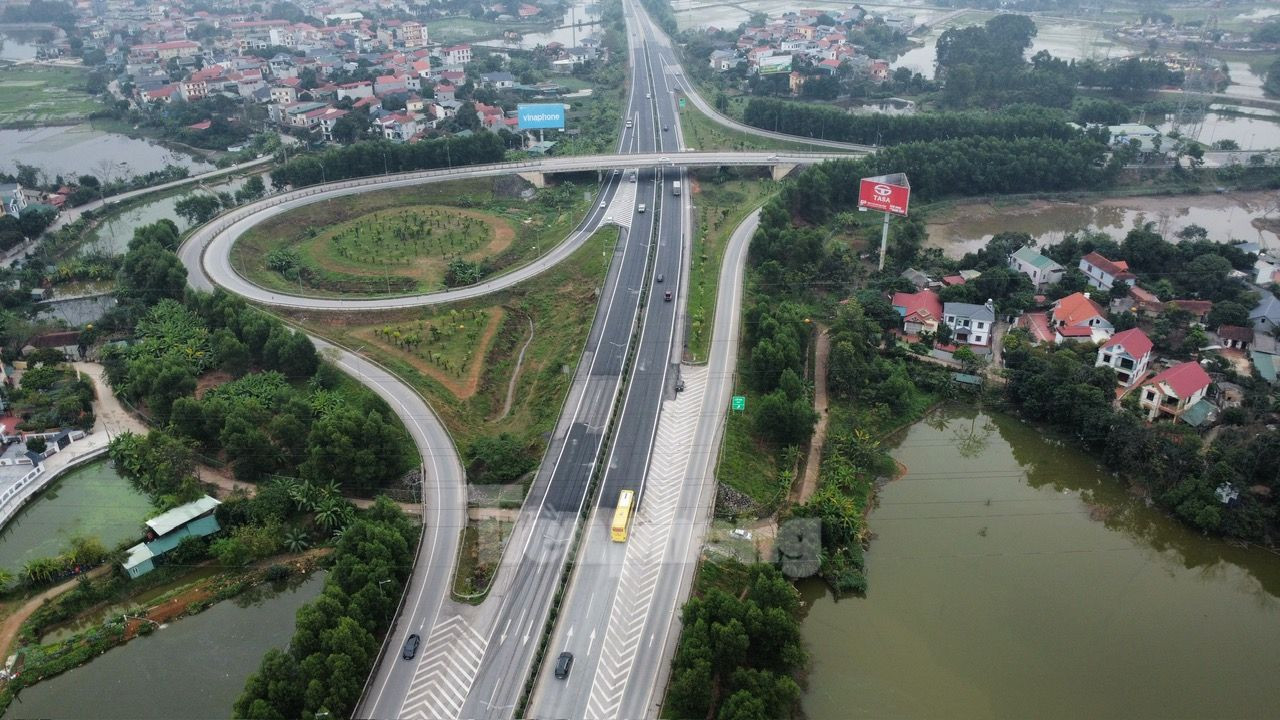 Năm 2023, cả nước hoàn thành thêm 475 km đường cao tốc (ảnh: Văn Đức).