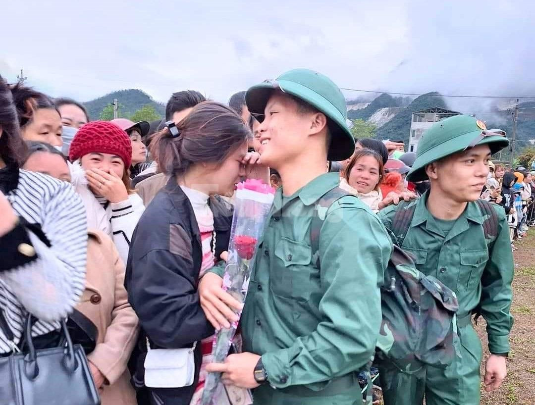 Năm 2024, huyện Lục Yên được giao tuyển chọn 170 công dân thực hiện nghĩa vụ quân sự và 35 công dân tham gia nghĩa vụ công an nhân dân. Trong số thanh niên trúng tuyển nghĩa vụ quân sự đợt này có 91 công dân viết đơn tình nguyện lên đường nhập ngũ, 61 công dân là đảng viên (trong đó tham gia nghĩa vụ quân sự 46 đảng viên, tham gia nghĩa vụ công an nhân dân 15 đảng viên).