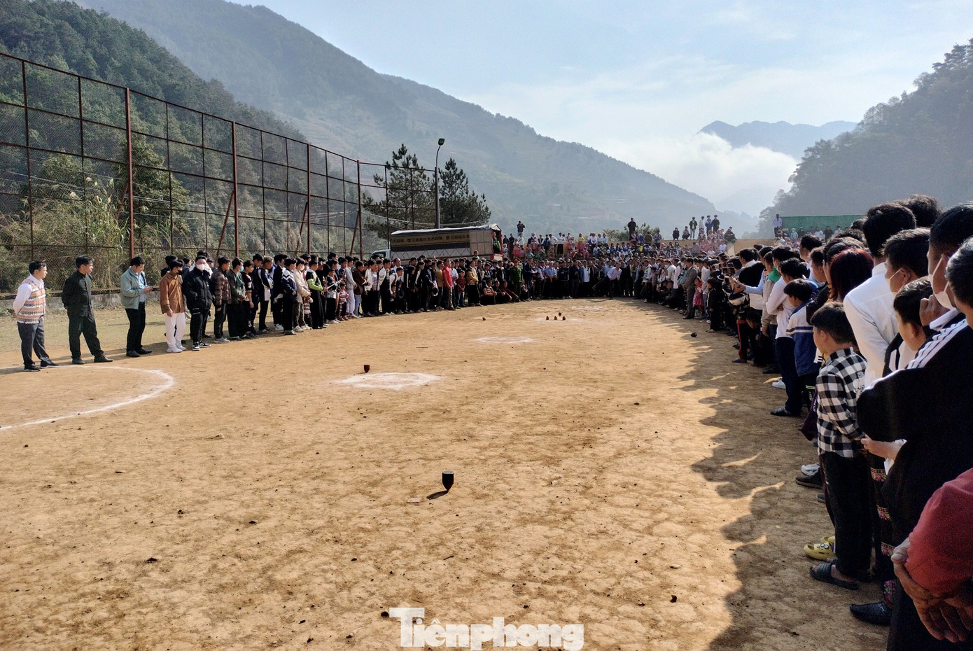 Theo ông Vũ Lê Chung Anh - Chủ tịch UBND huyện Trạm Tấu, lễ hội là dịp để các nghệ nhân, hạt nhân văn nghệ quần chúng có cơ hội gặp gỡ, giao lưu, trao đổi kinh nghiệm và nêu cao tinh thần trách nhiệm của mình trong việc giữ gìn bản sắc văn hóa truyền thống tốt đẹp của các dân tộc. Theo ông Vũ Lê Chung Anh - Chủ tịch UBND huyện Trạm Tấu, lễ hội là dịp để các nghệ nhân, hạt nhân văn nghệ quần chúng có cơ hội gặp gỡ, giao lưu, trao đổi kinh nghiệm và nêu cao tinh thần trách nhiệm của mình trong việc giữ gìn bản sắc văn hóa truyền thống tốt đẹp của các dân tộc.