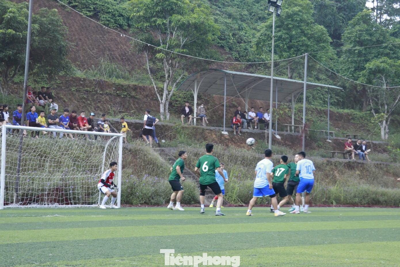 Ngay sau lễ khai mạc đã diễn ra những trận đấu gay cấn, hấp dẫn, thu hút sự quan tâm của đông đảo cổ động viên.