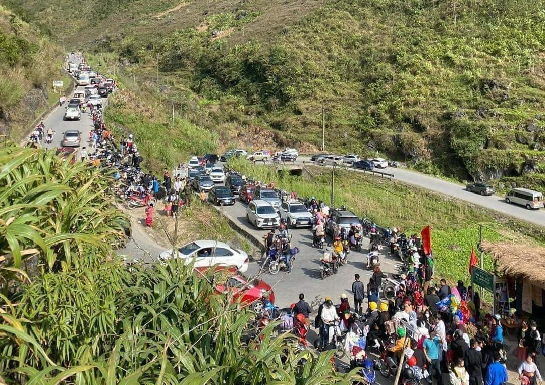 Trong đó khách quốc tế 1.589 lượt người, khách nội địa 139.611 lượt. Tổng thu từ du lịch ước đạt trên 350 tỷ đồng.