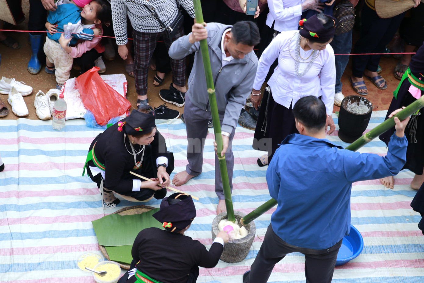 Trao đổi với Tiền Phong, ông Triệu Văn Huấn - Bí thư Đảng ủy xã Mường Lai cho biết lễ hội được tổ chức hàng năm trên tinh thần tự nguyện, tự giác tham gia các hoạt động của người dân.