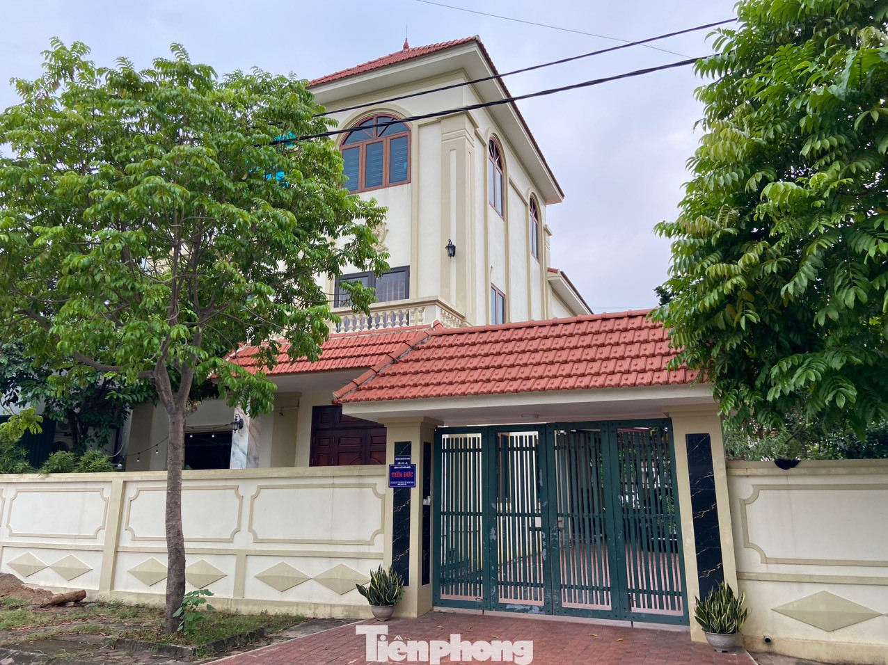 Thanh tra TP kiến nghị UBND TP yêu cầu UBND huyện Hoài Đức giám sát chặt chẽ việc sử dụng đất tại cụm công nghiệp làng nghề Dương Liễu, đảm bảo không có trường hợp sử dụng đất vào mục đích để ở.