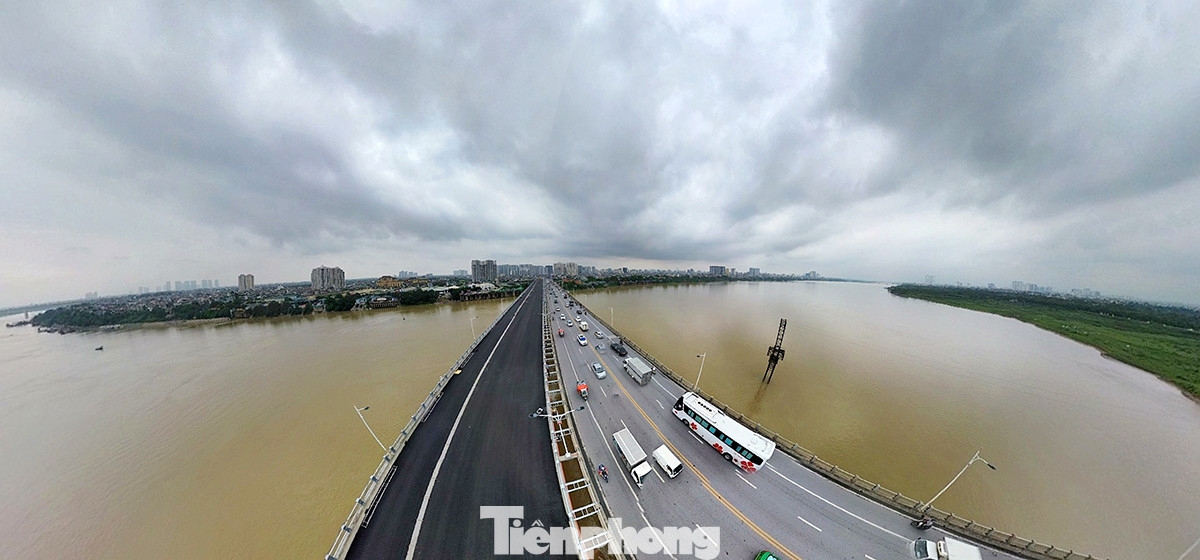 Vừa qua, Ủy ban Nhân dân thành phố Hà Nội cho biết thành phố đã chỉ đạo Sở Giao thông vận tải, Ban Quản lý các công trình giao thông Hà Nội, các chủ đầu tư và nhà thầu đẩy nhanh tiến độ giải ngân vốn đầu tư công tại những công trình, dự án trọng điểm.