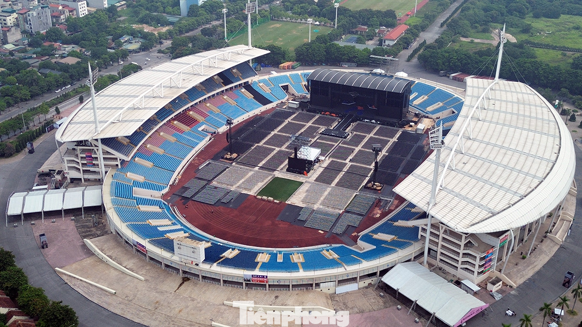 Sân Mỹ Đình đêm nay được mong đợi là một đêm "bùng nổ" với những màn trình diễn của nhóm nhạc BlackPink lần đầu tới Việt Nam.