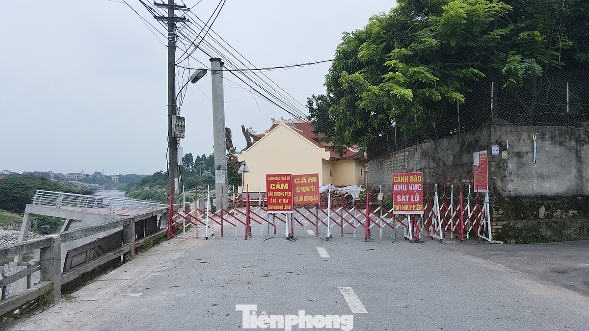 UBND tỉnh Vĩnh Phúc đã yêu cầu dừng toàn bộ các hoạt động của Đền Mẫu, phong tỏa và bảo vệ hiện trường, cắm biển cảnh báo không để người ra vào khu vực nguy hiểm.