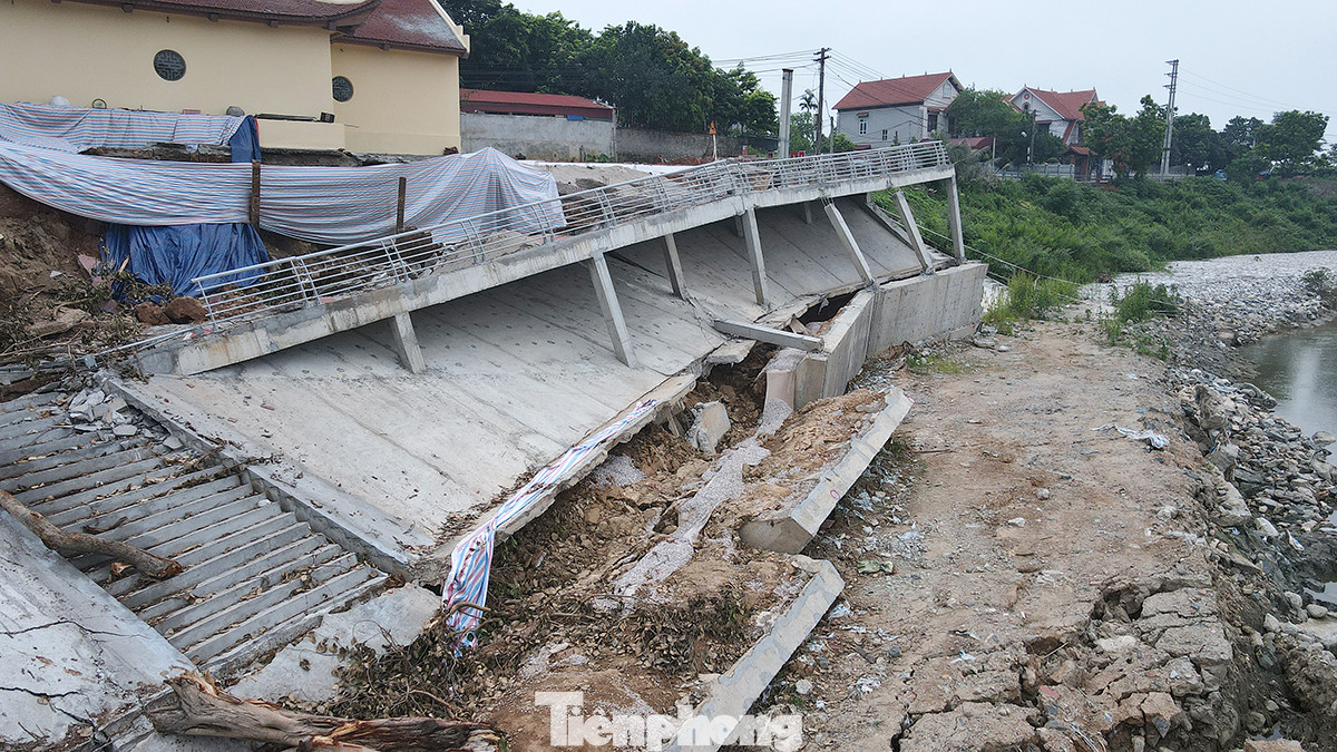 UBND huyện Lập Thạch cũng tiến hành chỉ đạo phối hợp các cơ quan chức năng di dời bảo vệ tài sản của đền Mẫu. Theo đó, các pho tượng, bàn ghế… đã được di chuyển đến nơi bảo quản an toàn.