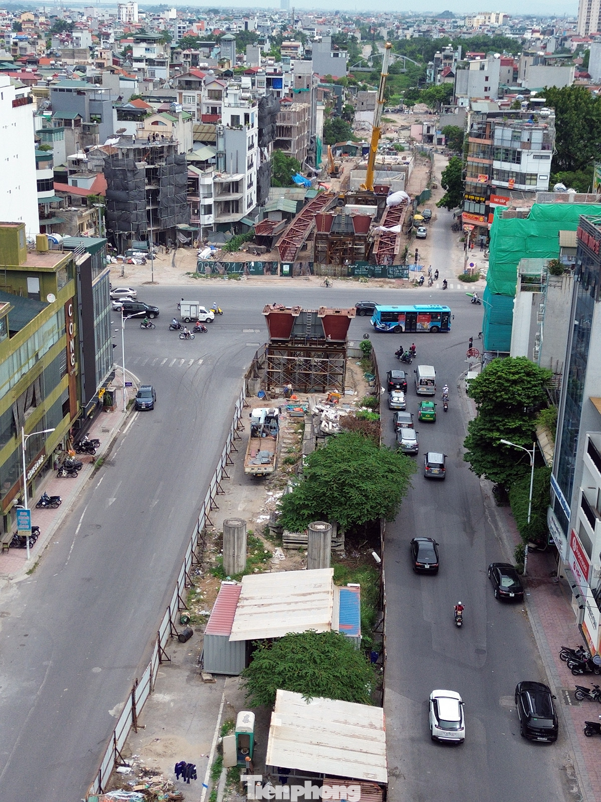 Trước đó, vào năm 2018, tuyến đường này đã được khởi công xây dựng với tổng mức đầu tư 1.222 tỷ đồng, trong đó chi phí xây lắp là hơn 325 tỷ đồng, chi phí bồi thường, hỗ trợ và tái định cư là gần 720 tỷ đồng.