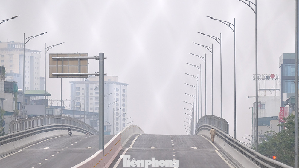 Các chuyên gia cho rằng, nguyên nhân của đợt ô nhiễm này liên quan chặt chẽ đến yếu tố thời tiết. Hà Nội và các tỉnh miền Bắc đang trải qua những ngày lặng gió, rét, hanh.