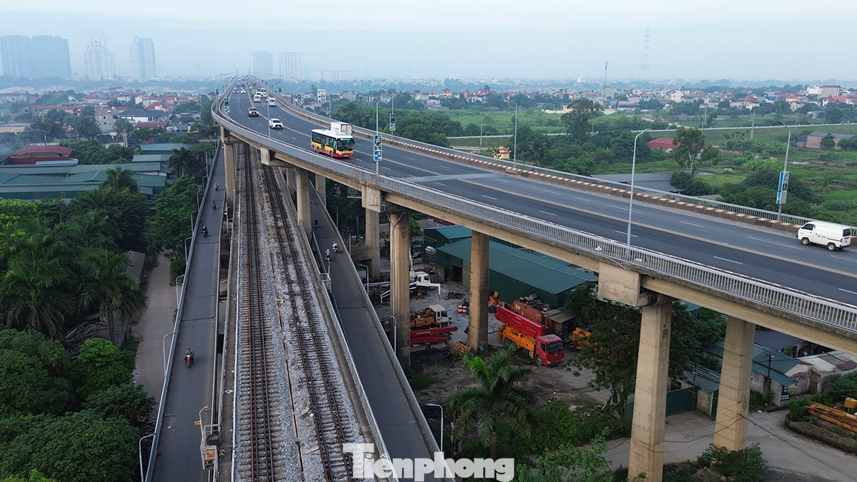 Năm 1972, Đảng và Nhà nước ta quyết định xây dựng cầu Thăng Long - cây cầu thứ hai bắc qua sông Hồng ở Hà Nội sau cầu Long Biên.