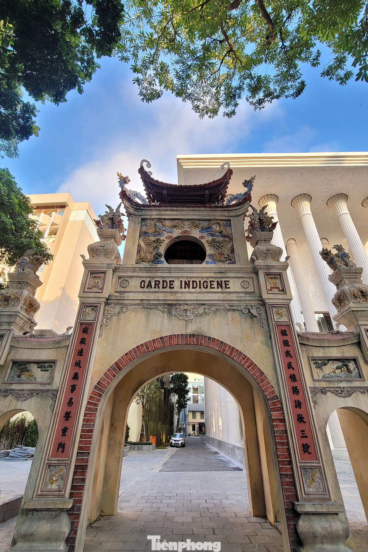 Trại Bảo an binh được xây dựng từ cuối thế kỷ XIX, theo nhiều tài liệu lịch sử ghi chép, được thiết kế bởi kiến trúc sư người Pháp - Henri Vidieu, người từng thiết kế các công trình kiến trúc nổi tiếng khác như Phủ Toàn quyền, Phủ Thống sứ… Trại Bảo an binh được xây dựng từ cuối thế kỷ XIX, theo nhiều tài liệu lịch sử ghi chép, được thiết kế bởi kiến trúc sư người Pháp - Henri Vidieu, người từng thiết kế các công trình kiến trúc nổi tiếng khác như Phủ Toàn quyền, Phủ Thống sứ…