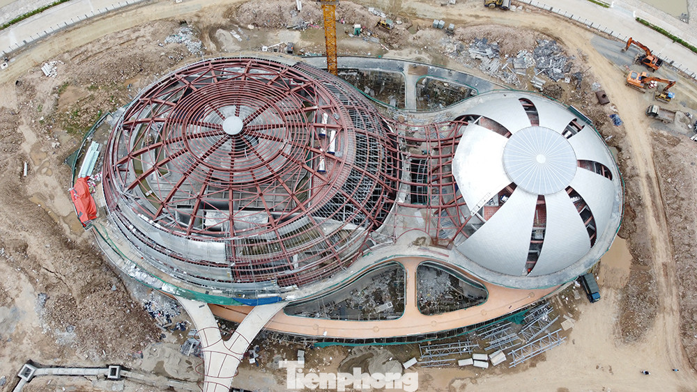 Khu A gồm tổ hợp khu nhà hát, rạp chiếu phim, câu lạc bộ nghệ thuật, là nơi sẽ diễn ra các hoạt động sinh hoạt văn hóa.