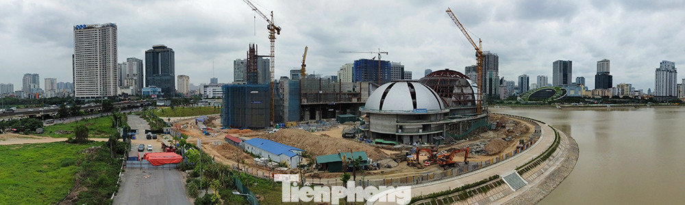 Cung thiếu nhi Hà Nội được đầu tư xây dựng tại nơi được coi là "mảnh đất vàng" trên địa bàn thuộc quận Cầu Giấy.