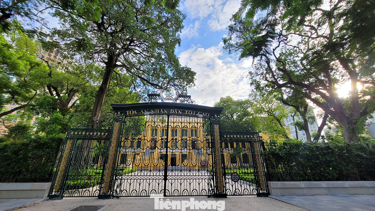 Trụ sở Tòa án nhân dân tối cao tại địa chỉ 48 Lý thường Kiệt, đây là công trình được gắn biển di tích quốc gia.