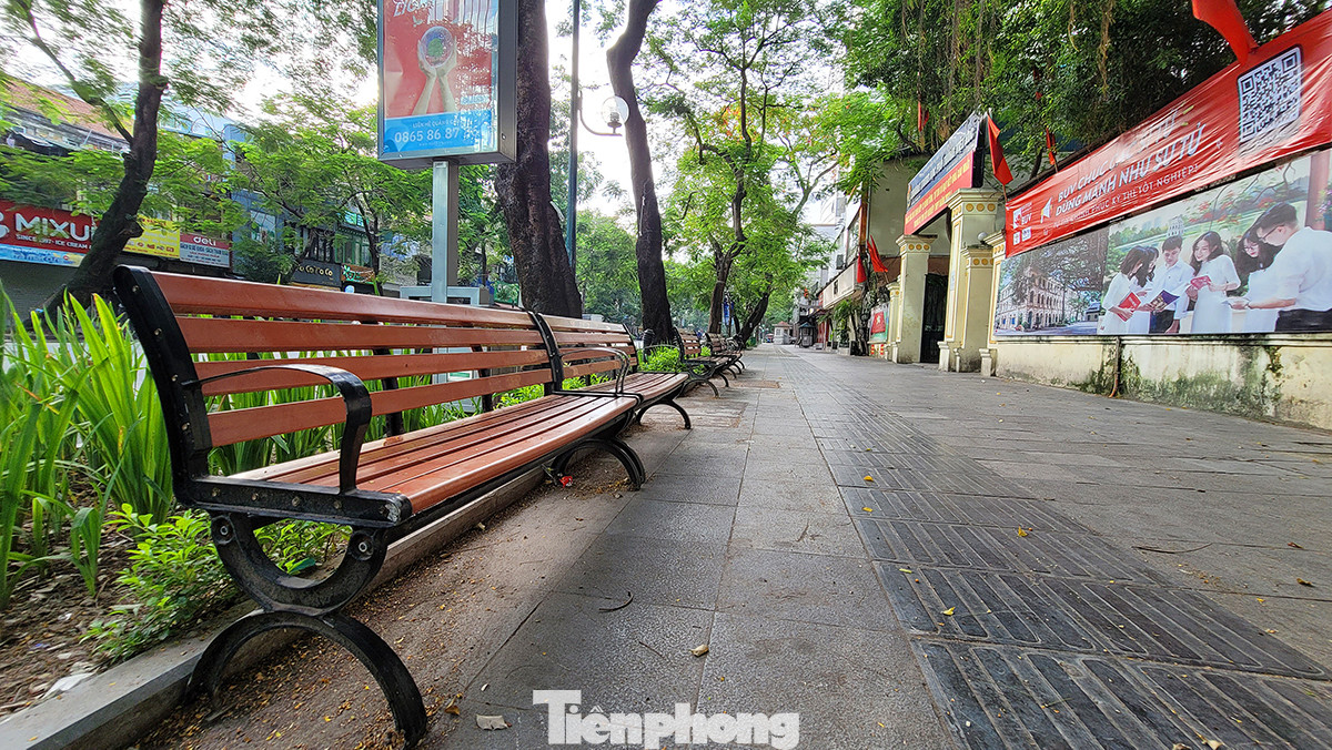 Nơi đây có hạ tầng giao thông phát triển. Nhà chờ xe buýt, các làn đường rộng và vỉa hè thông thoáng sẽ tạo điều kiện thuận lợi cho người dân di chuyển dễ dàng.