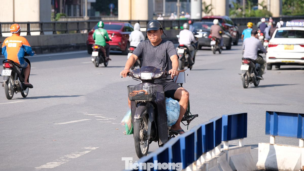 Trong thời gian hướng đi Ngã Tư Sở tại nút giao Thanh Xuân bị rào chắn, Sở GTVT Hà Nội có phương án phân luồng giao thông cho ô tô, xe máy đi xuống hầm để đi hướng Ngã Tư Sở hoặc quay đầu tại điểm mở gần ngã ba Nguyễn Trãi - Nguyễn Tuân để tiếp cận đường Khuất Duy Tiến.