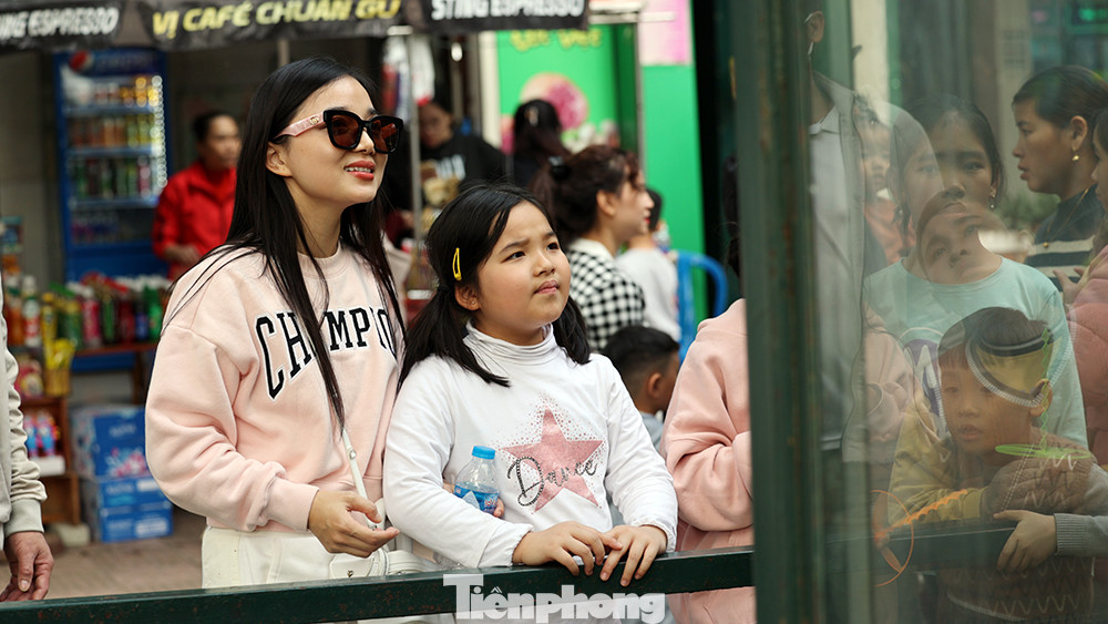 Khu vực thu hút đông người tới nhất vẫn là ở các chuồng hổ, khỉ, vượn, hay hà mã…