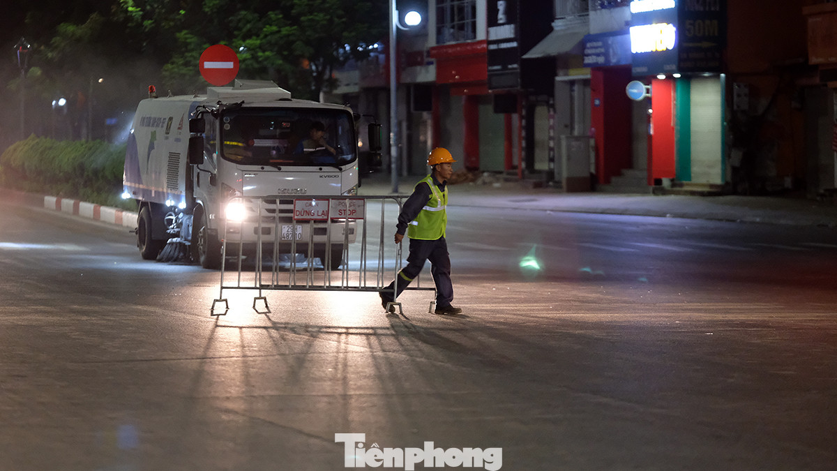 Theo dự kiến đường bị khóa đến 4 giờ sáng, tuy nhiên mọi công tác định vị dầm cầu đã được đơn vị thi công khẩn trương thực hiện. Đến vào thời điểm khoảng hơn 3 giờ, hàng rào đã được tháo để mở đường phục vụ giao thông đi lại thuận tiện.